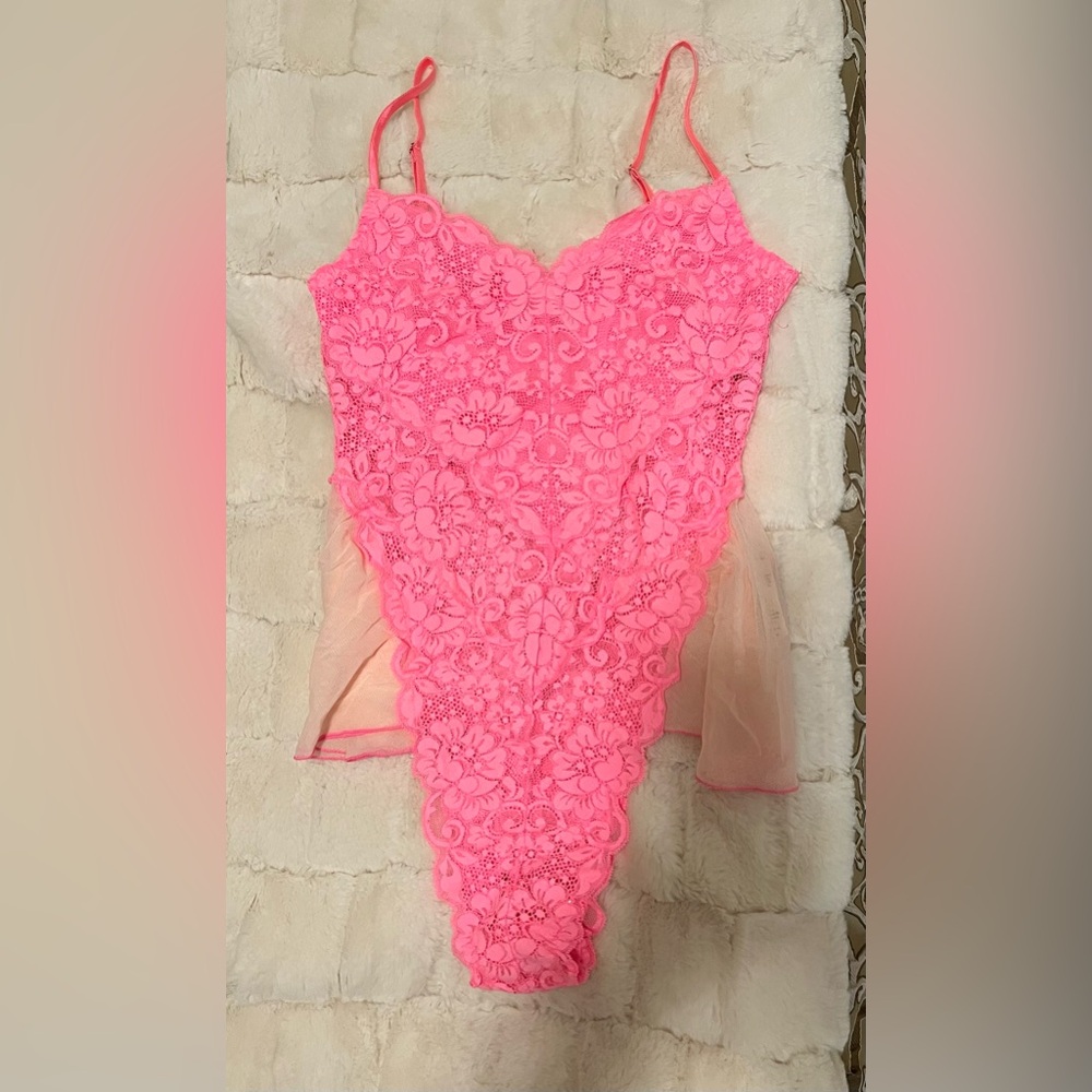 We are HAH lace pink teddy size small.